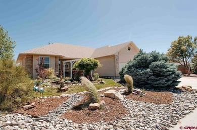 Welcome home to this beautifully updated ranch-style property in - photo 3