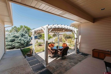 Welcome home to this beautifully updated ranch-style property in - photo 5