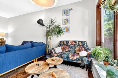 Well maintained and thoughtfully updated, this Morris Park - photo 8