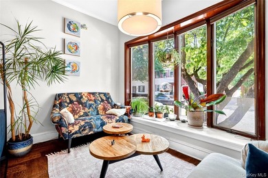 Well maintained and thoughtfully updated, this Morris Park - photo 9