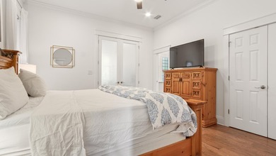 Introducing a charming coastal cottage located in the heart of - photo 8