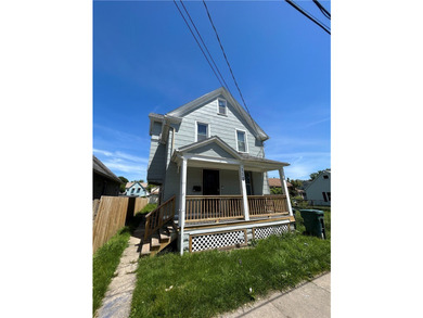 Opportunity awaits with this 3 bedroom single family recently - photo 4