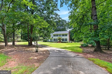 Welcome home to this masterfully designed and meticulously - photo 3