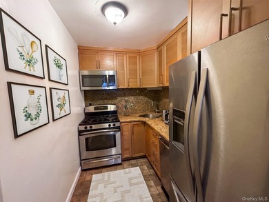 Welcome to this beautifully maintained 1-bedroom apartment for - photo 5