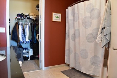 Oversized Renovated 2BR/2BA Condo with 10' Ceilings and