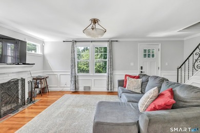 Welcome to this charming Cape in Fairfield's desirable - photo 4