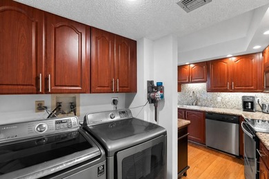 Spacious 2 BD, 2 BA condo overlooking the golf course in - photo 12