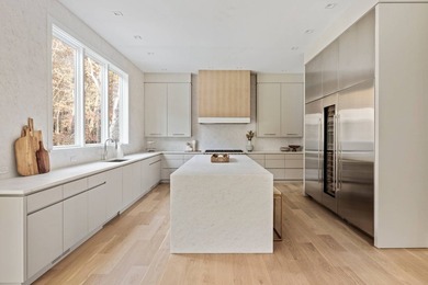 Welcome to your dream retreat in the heart of the Hamptons! This - photo 13
