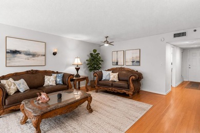Spacious 2 BD, 2 BA condo overlooking the golf course in - photo 15
