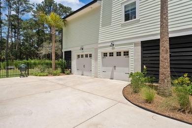 Welcome to 2842 Maritime Forest! This newer construction custom - photo 46