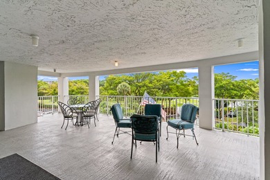 Spacious 2 BD, 2 BA condo overlooking the golf course in - photo 50