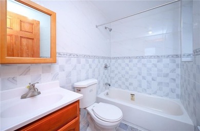 LOCATION! LOCATION! LOCATION! WELCOME TO THIS BRAND-NEW LUXURY - photo 8