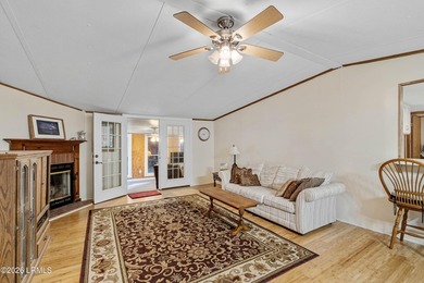 Less than one minute from the boat landing!! Three bedroom, two - photo 5