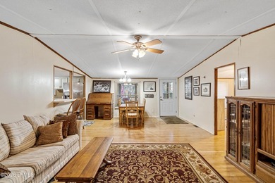 Less than one minute from the boat landing!! Three bedroom, two - photo 8