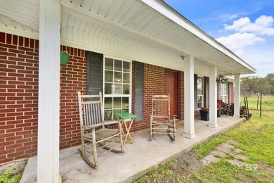 Welcome to your private country retreat! This freshly painted - photo 2