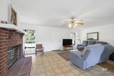 Welcome to your private country retreat! This freshly painted - photo 4