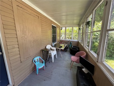 Investment Opportunity! Tenant-occupied 3-bedroom, 1-bath home - photo 7