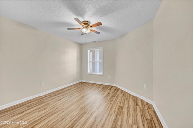Fresh and Inviting describes this adorable 2 bedroom, 2 bath - photo 22