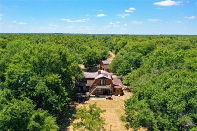 Room for Family & Friends!  Gated Circle driveway for easy - photo 5