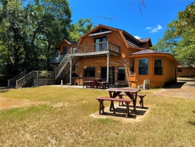 Room for Family & Friends!  Gated Circle driveway for easy - photo 8