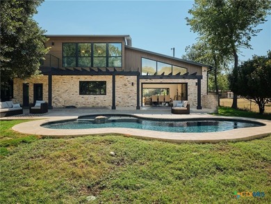 A residence of rare privilege, a fully reimagined modern estate - photo 4