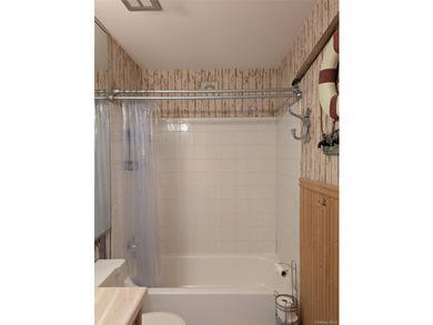 2#floor Co-op Located in the Great River Owners Development - photo 12