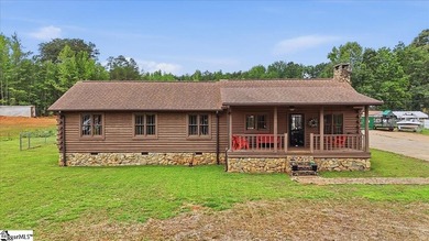 Unique ranch-style family home with 4 bedrooms, 2 full bathrooms - photo 4