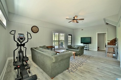 This custom LAKEFRONT CRAFTSMAN home has a NEW ROOF and is - photo 11
