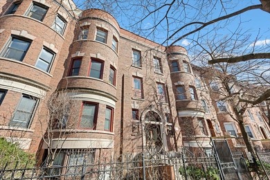 Lake Michigan - Cook County Condo For Sale in Chicago Illinois