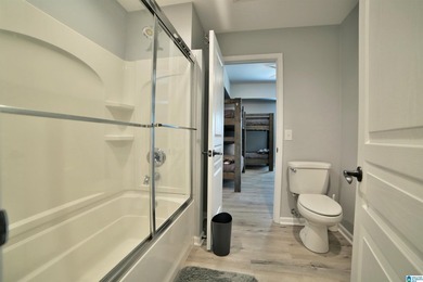 This custom LAKEFRONT CRAFTSMAN home has a NEW ROOF and is - photo 14