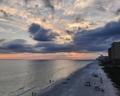 Iconic beachfront studio condo with stunning, unobstructed Gulf - photo 22