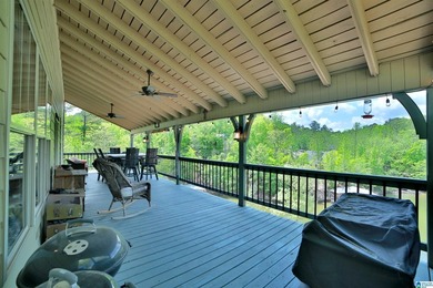 This custom LAKEFRONT CRAFTSMAN home has a NEW ROOF and is - photo 24