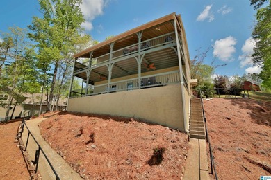 This custom LAKEFRONT CRAFTSMAN home has a NEW ROOF and is - photo 26