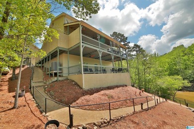This custom LAKEFRONT CRAFTSMAN home has a NEW ROOF and is - photo 27
