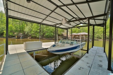 This custom LAKEFRONT CRAFTSMAN home has a NEW ROOF and is - photo 29