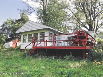 Delaware River - Wayne County Home For Sale in Scott Twp. Pennsylvania