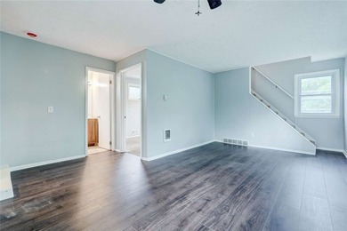 Step in and discover this expansive and beautiful with features - photo 5