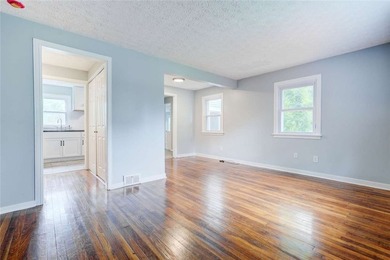Step in and discover this expansive and beautiful with features - photo 9