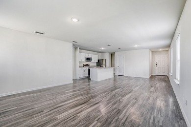 Welcome home to this charming 3-bedroom, 2 bath brick home - photo 5