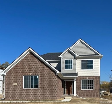 (pending lake) Home Active Under Contract in Oakland Michigan