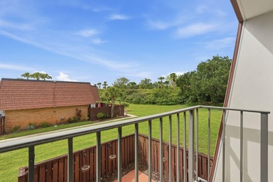 Welcome home to this well-presented 2-bed, 2.5-bath townhome - photo 14