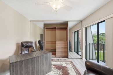 Welcome home to this well-presented 2-bed, 2.5-bath townhome - photo 18