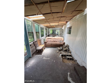 This property has a structure on its land in unknown condition - photo 19