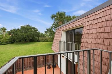 Welcome home to this well-presented 2-bed, 2.5-bath townhome - photo 20
