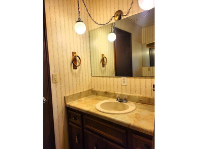 Great opportunity to own a business & live next to it. 3 bedroom - photo 33