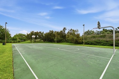 Welcome home to this well-presented 2-bed, 2.5-bath townhome - photo 41