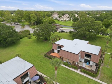 Welcome home to this well-presented 2-bed, 2.5-bath townhome - photo 43