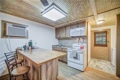 Escape to the peace and privacy of this charming 2-bedroom - photo 9