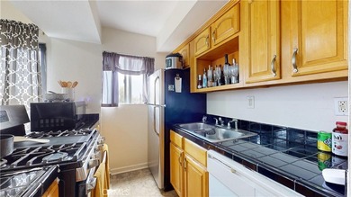 Discover this beautifully maintained 2-bedroom, 2-bathroom condo - photo 6