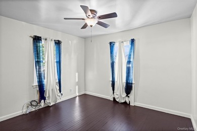 Introducing 6 Grenville Ct- Welcome to this charming 4-bedroom - photo 11